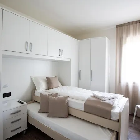 Borgo Verticale Luxury דירה פלטרה