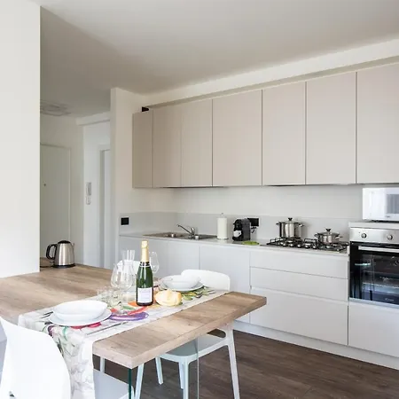 Borgo Verticale Luxury דירה *