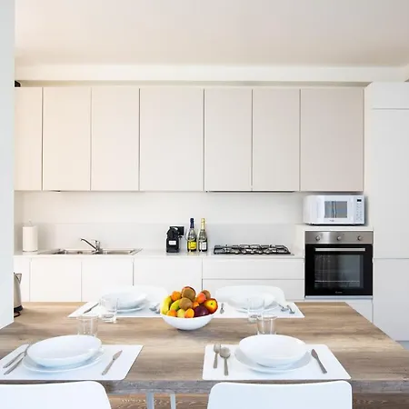 Borgo Verticale Luxury דירה פלטרה