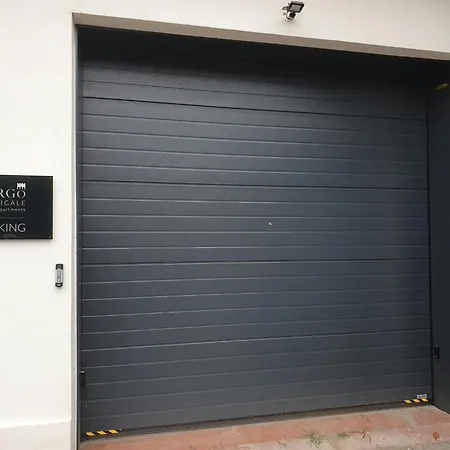 Borgo Verticale Luxury דירה פלטרה